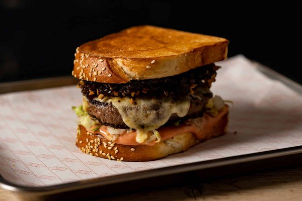 What's the Secret to a Flavorful Vegan Jackfruit Pulled Pork Sandwich?